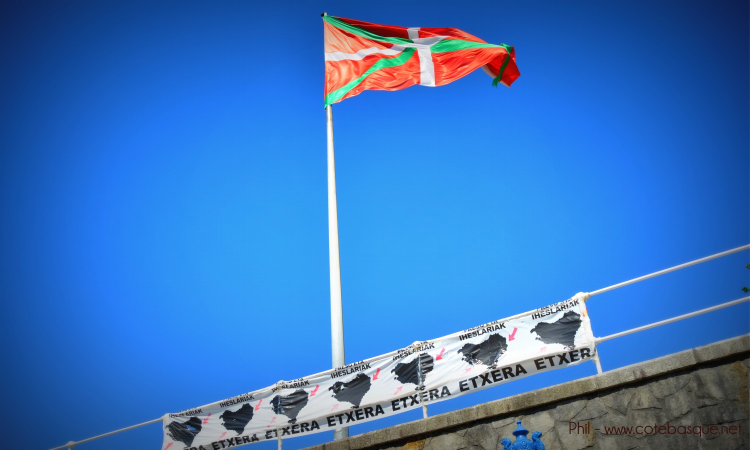 Les 18 règles de survie pour les touristes au Pays Basque