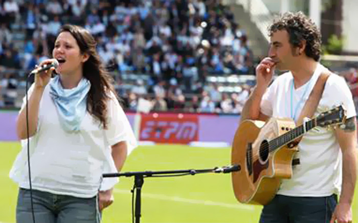 Maialen – Baiona Bai  le chant des Fêtes de Bayonne 2015 ?
