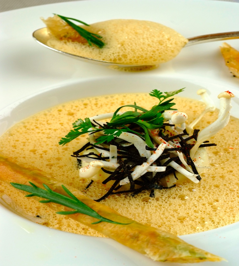 Txanguro, Araignée de Mer en Fin Velouté Royale de Crevettes au Galanga