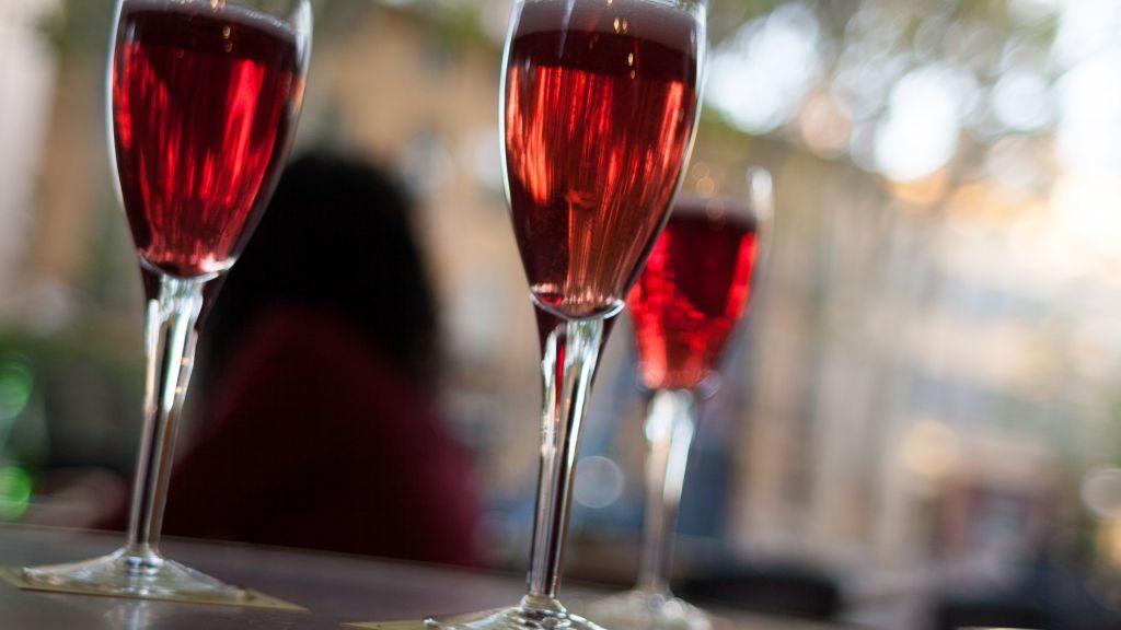 Tu connais le Kyr basque ? (Patxaran + Getariako Txakolina)