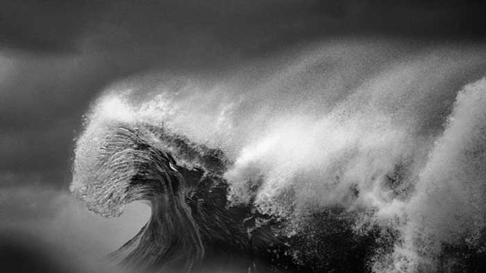 #video hypnotique de vagues en slowmotion