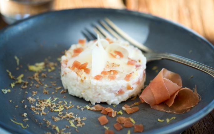 La recette de l&rsquo;automne : Jambon de Bayonne, riz rond cuisiné aux châtaignes grillées et ardi gasna