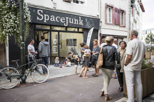 Si les musées et centres d’art restent fermés … l’art est dans la rue ! – Spacejunk Bayonne