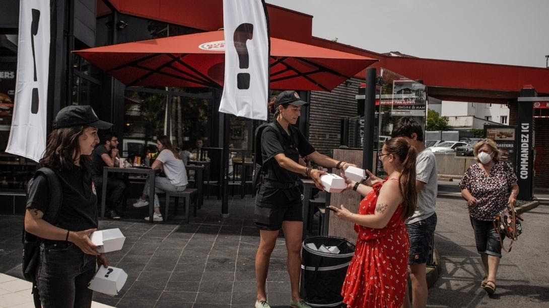 Burger Mystère à Bayonne : L214 détourne la campagne de Burger King