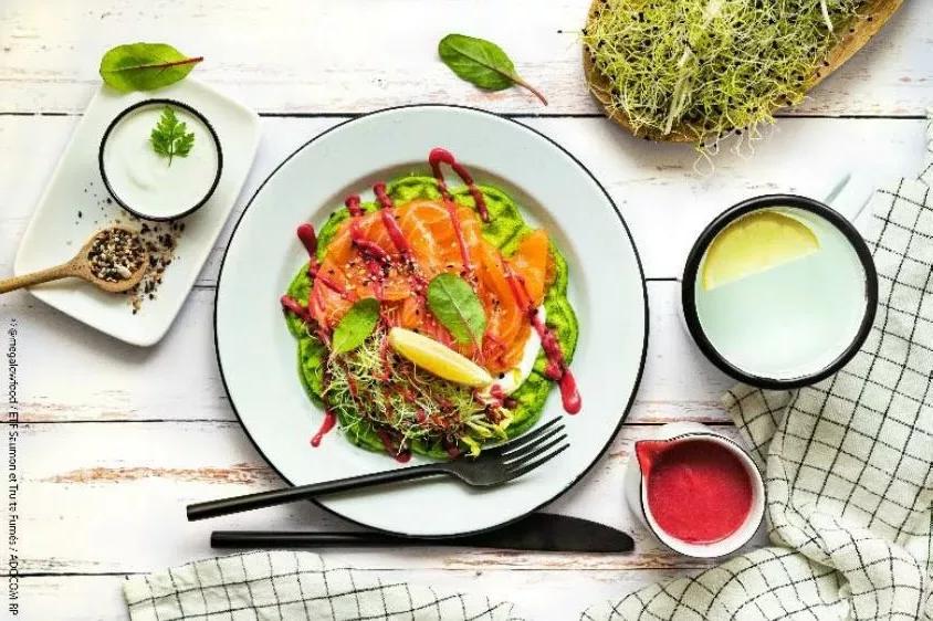 Gaufres vertes à la truite fumée du Pays basque, sauce aigre-douce à la betterave