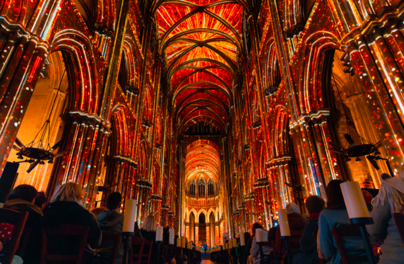 LUMINISCENCE à Saint-Sébastien : un spectacle immersif inédit dans la cathédrale du Buen Pastor