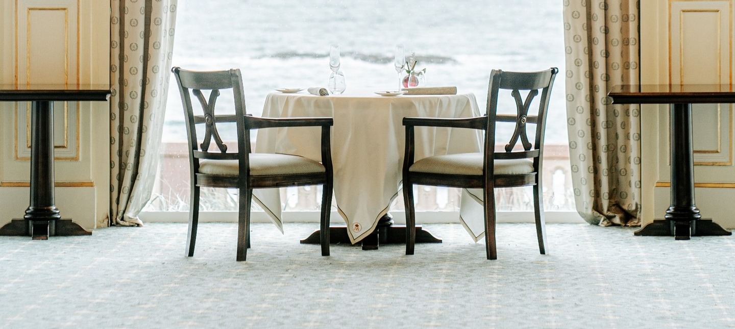 L’Hôtel du Palais à Biarritz lance son menu déjeuner : une expérience raffinée et accessible