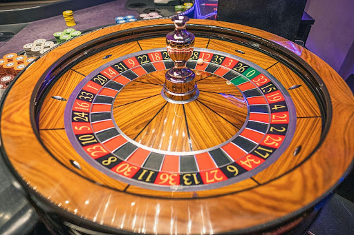 Comment reconnaître et jouer les combinaisons gagnantes au poker